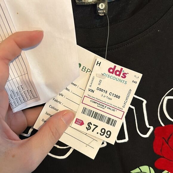 NWT Attitude Not Included Women’s Black Tshirt Como La Flor Rose Top Size M - Picture 5 of 8